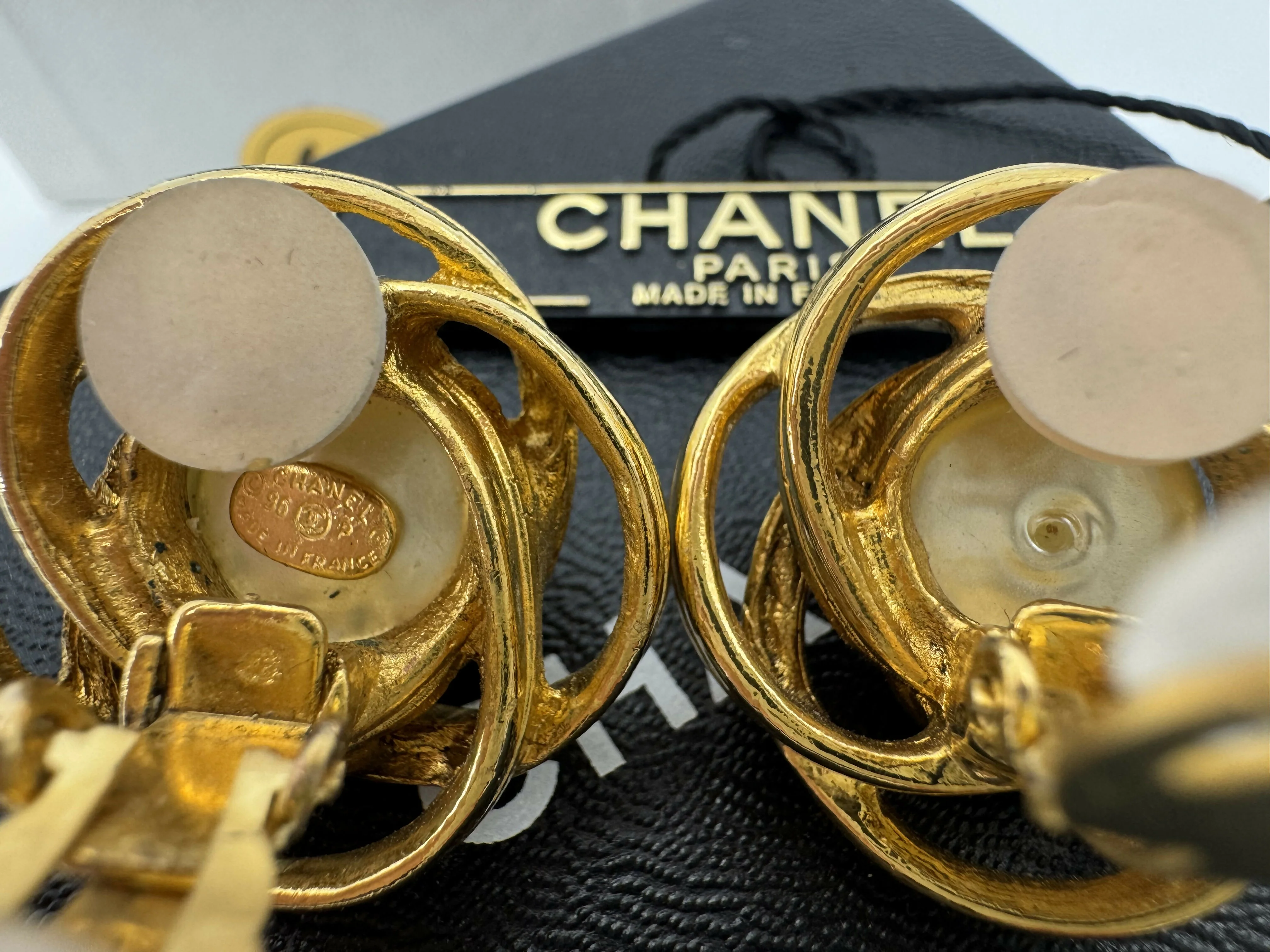 Chanel Vintage 96P Gold-Plated Imitation Pearl Spiral Clip-on Earrings