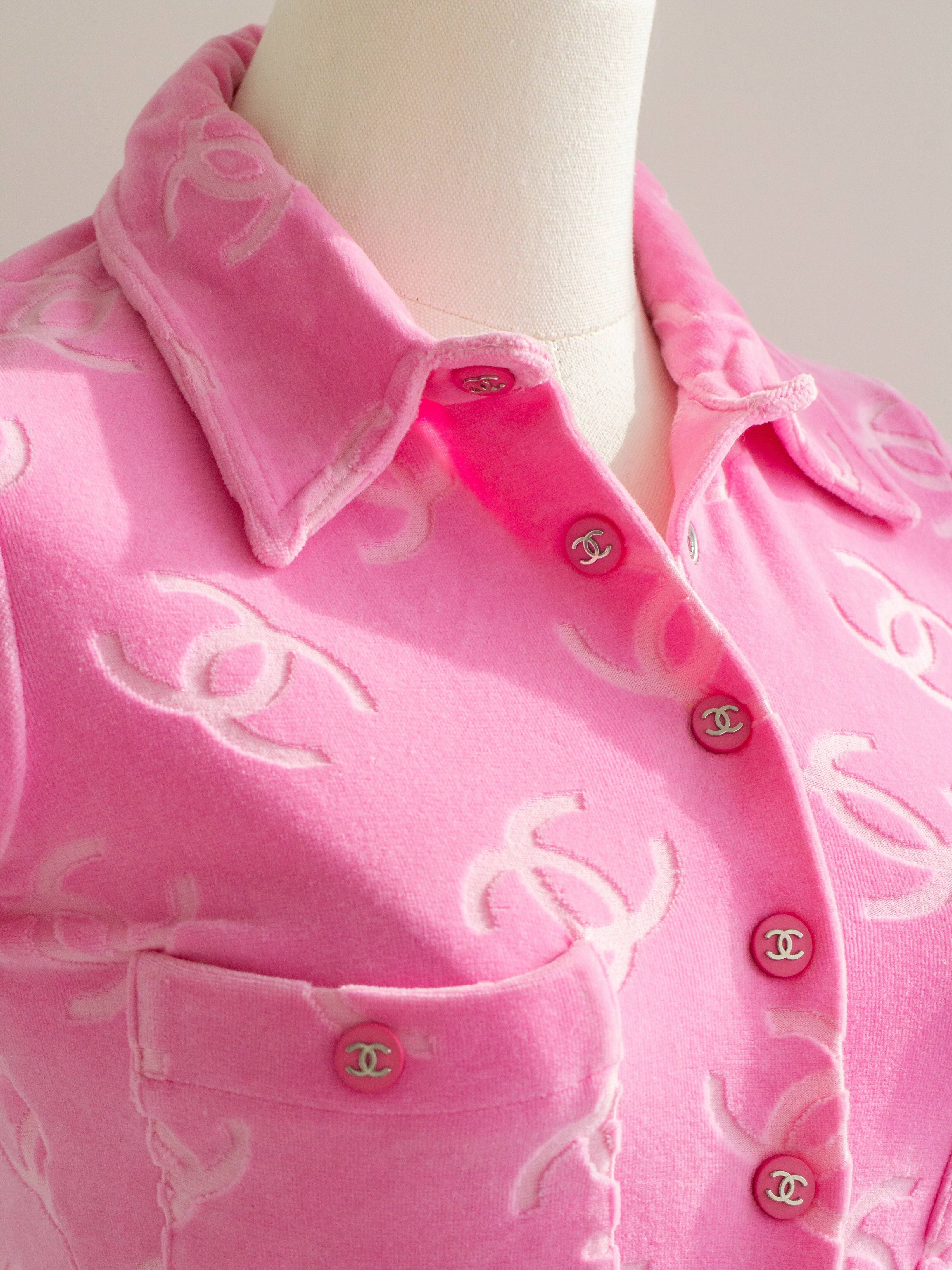 chanel vintage spring 1996 pink velour logo 96p top 7