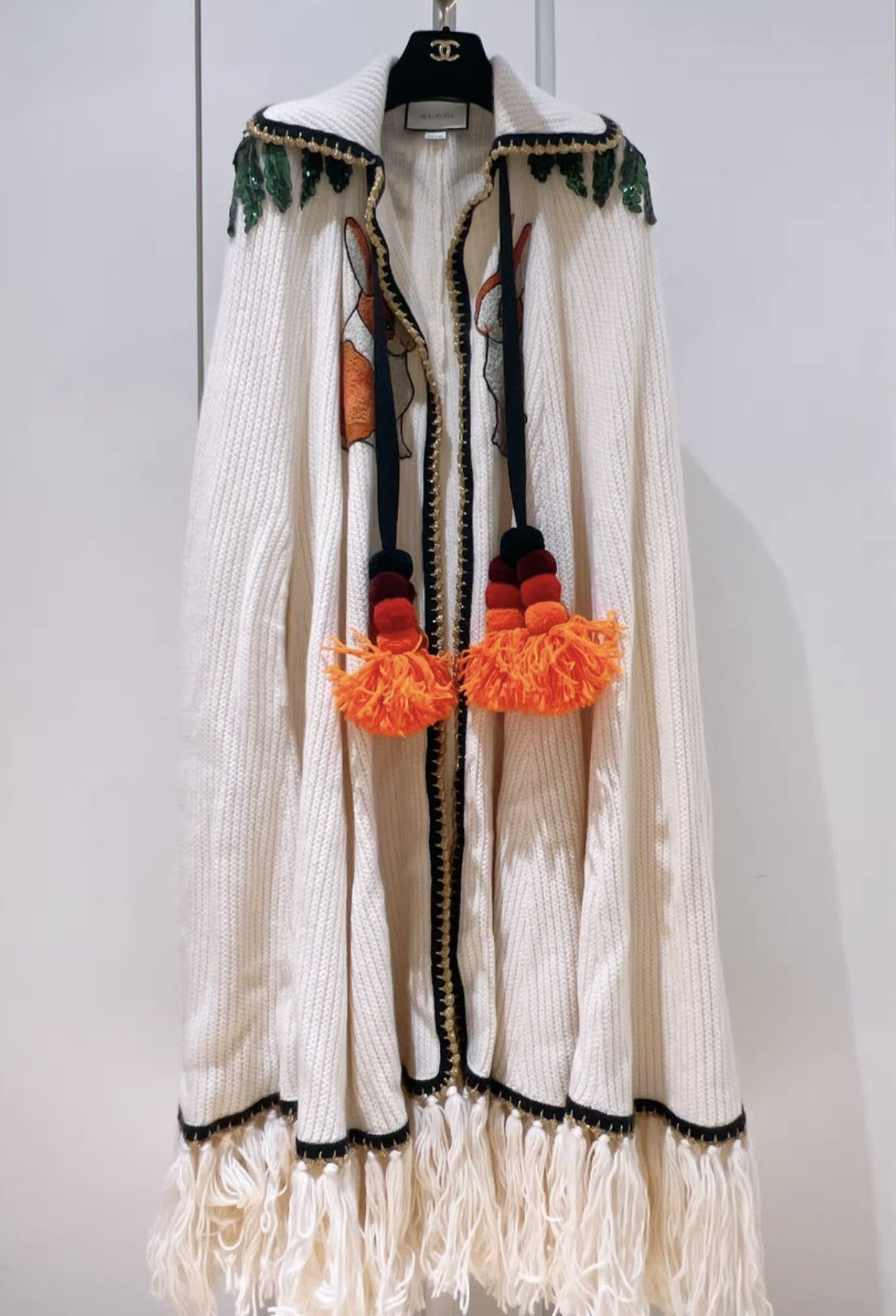 GUCCI Gucci limited edition tassel wool cashmere knitted cape - XS Coat - Vintage fashion from Top Quality Luxury Designers Bag