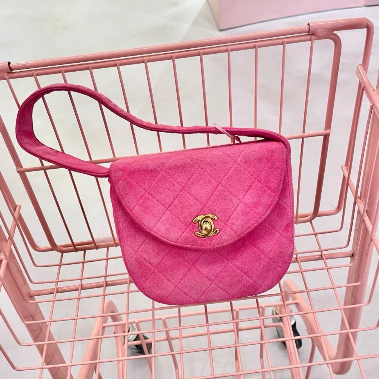 CHANEL Chanel pink suede handbag - One size Shoulder Bag - Vintage fashion from Top Quality Luxury Designers Bag