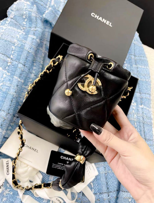 CHANEL Chanel Mini Bucket Fluffy Chain Black Lambskin Gold Hardware Bag - Mini Bucket Bag - Vintage fashion from Top Quality Luxury Designers Bag