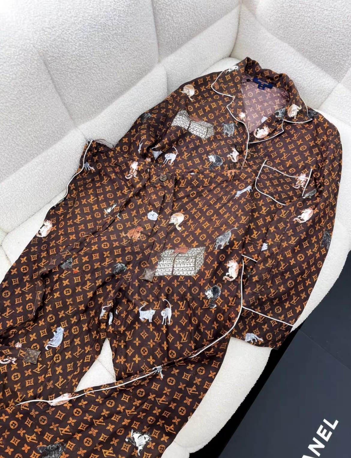 LOUIS VUITTON Louis Vuitton silk pyjamas set size 36 - Small Shirt - Used fashion item from Top Quality Luxury Designers Bag