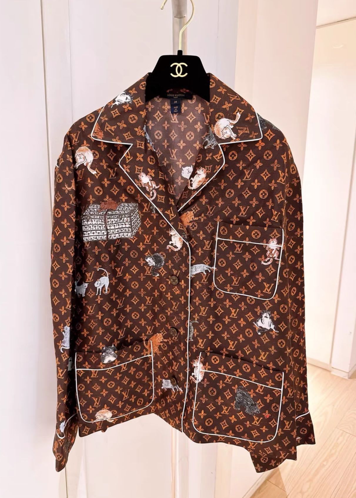 LOUIS VUITTON Louis Vuitton limited edition graffiti pajama shirt - XS Shirt - Secondhand luxury from Top Quality Luxury Designers Bag