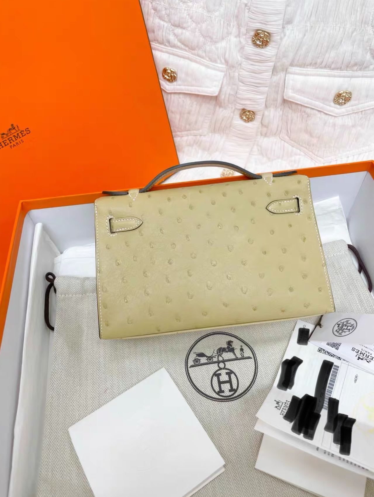 Hermes kelly Pochette ostrich leather  gold hardware
