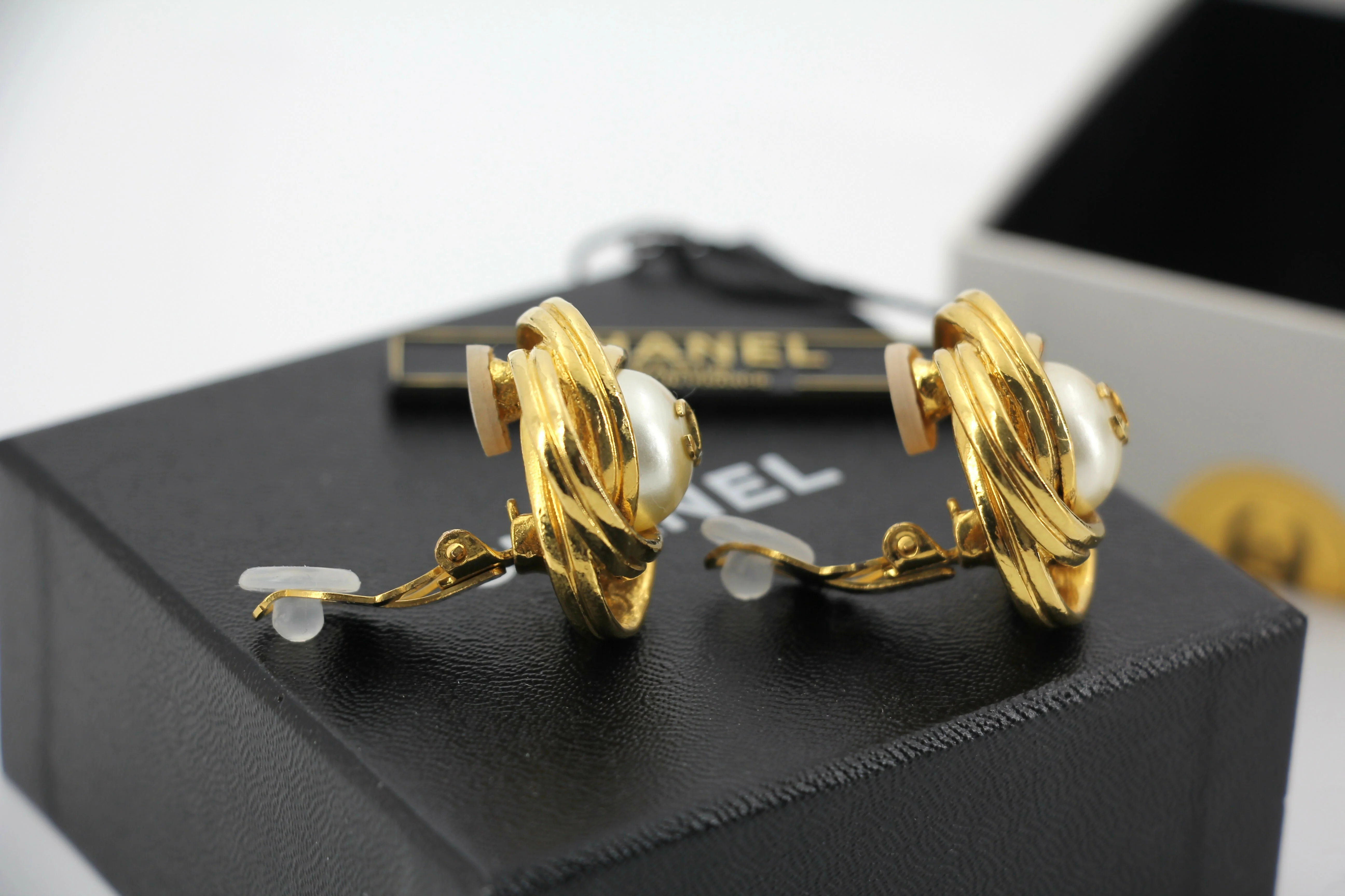 Chanel Vintage 96P Gold-Plated Imitation Pearl Spiral Clip-on Earrings