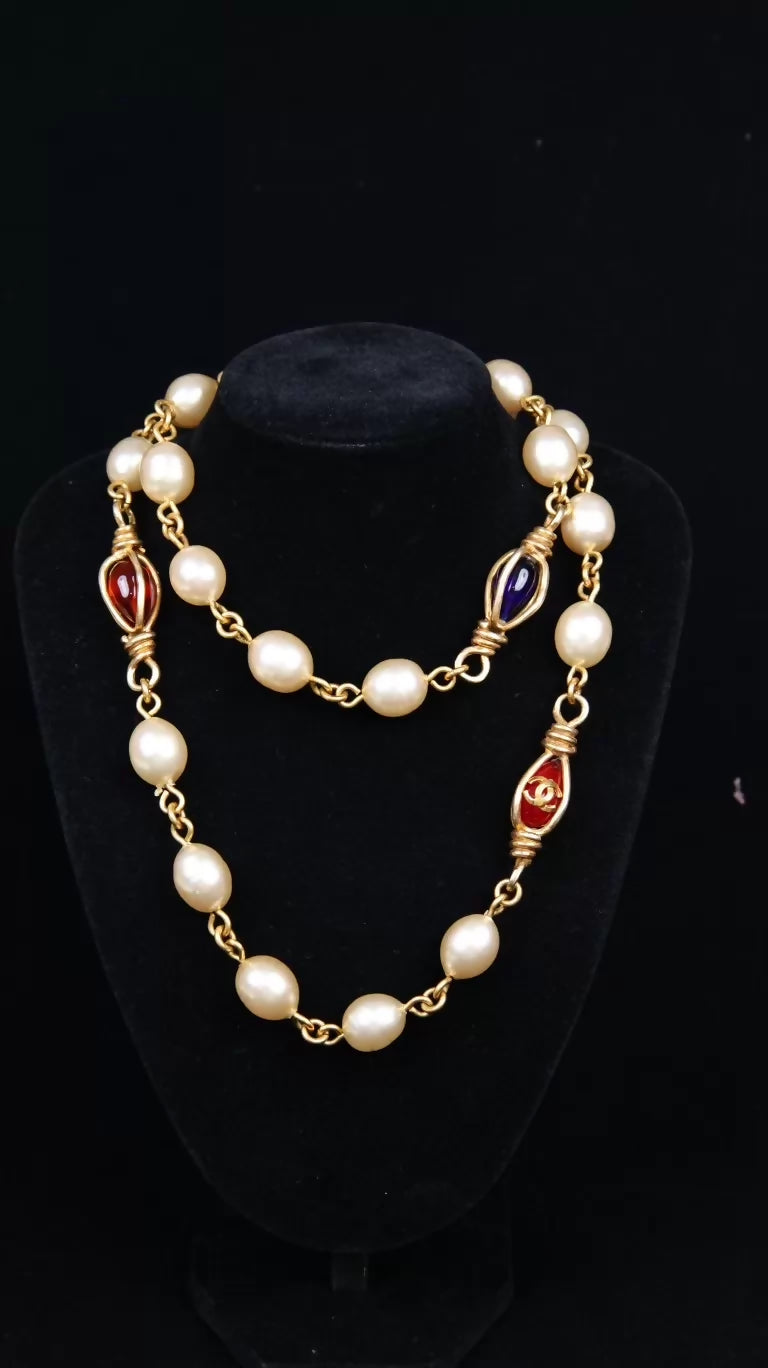Chanel Red Openwork Glass and Pearl Long Necklace