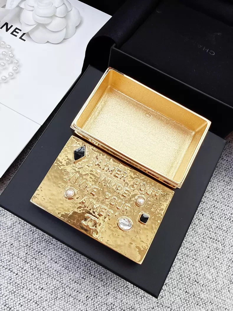 Chanel 25 Christmas Limited Edition Gold Jewelry Box (VIC Privilege Edition),