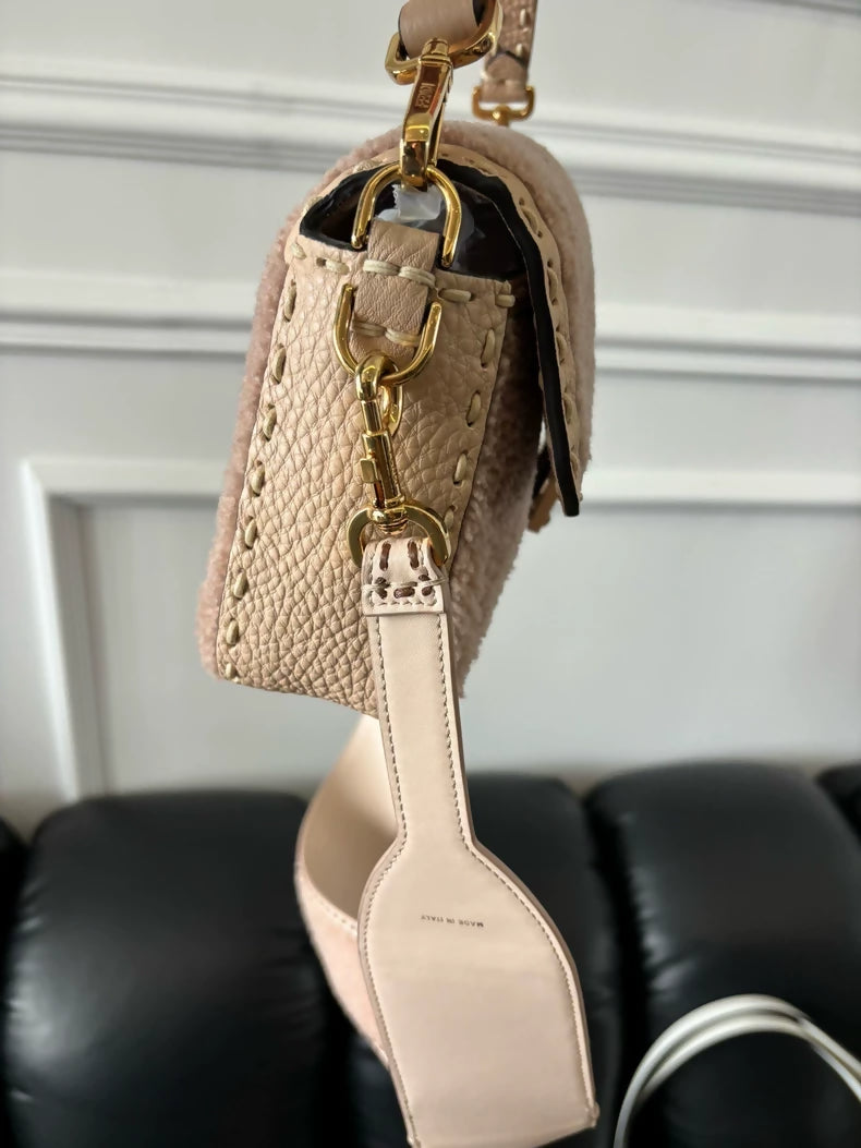Fendi Baguette bag in pink shearling,