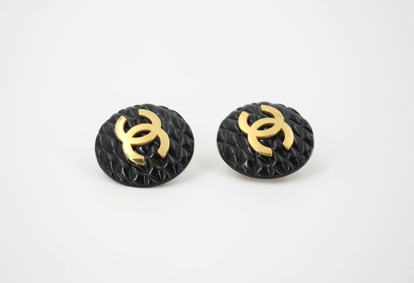Chanel Vintage 93P Resin Gold-Plated Quilted Black Round Clip-on Earrings