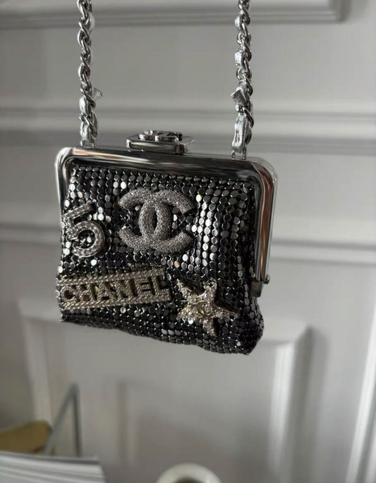 CHANEL Chanel silver clutch with chain from the Coco Neige 2023/24 collection - Mini Mini Bag - Vintage fashion from Top Quality Luxury Designers Bag