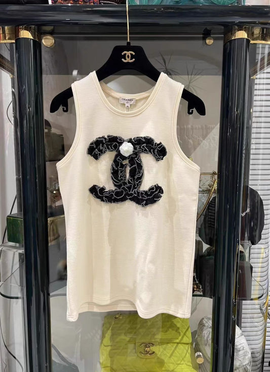 CHANEL Chanel Jennies  white with black cclogo, - 36 Top - Secondhand luxury from Top Quality Luxury Designers Bag