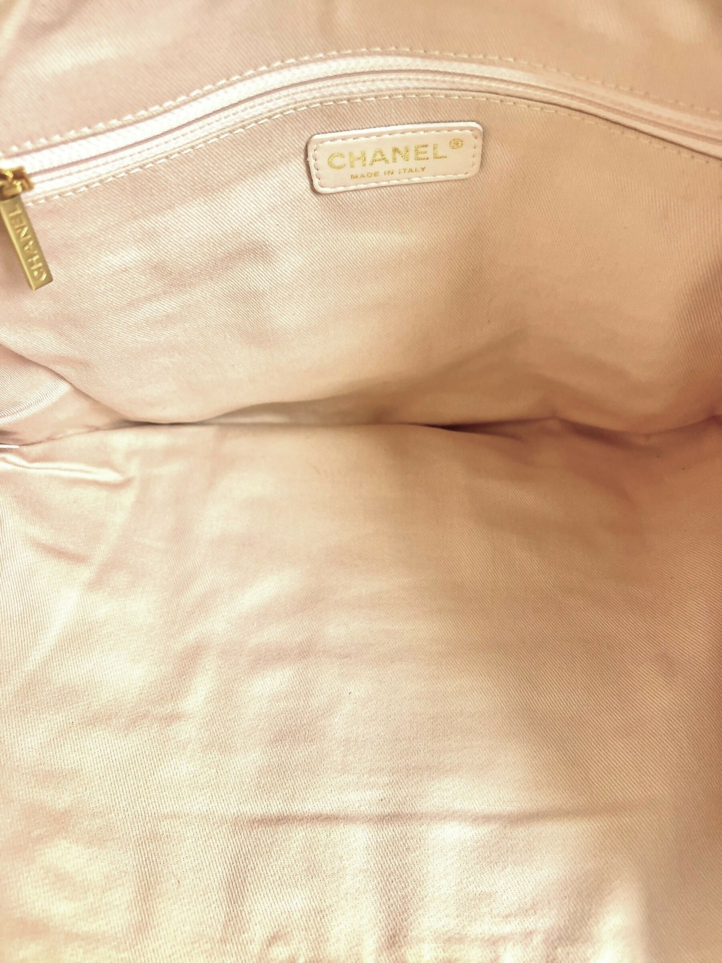 ULTRA RARE CHANEL 06P RUNWAY MULTICOLOR PATCHWORK TOTE HOBO BAG