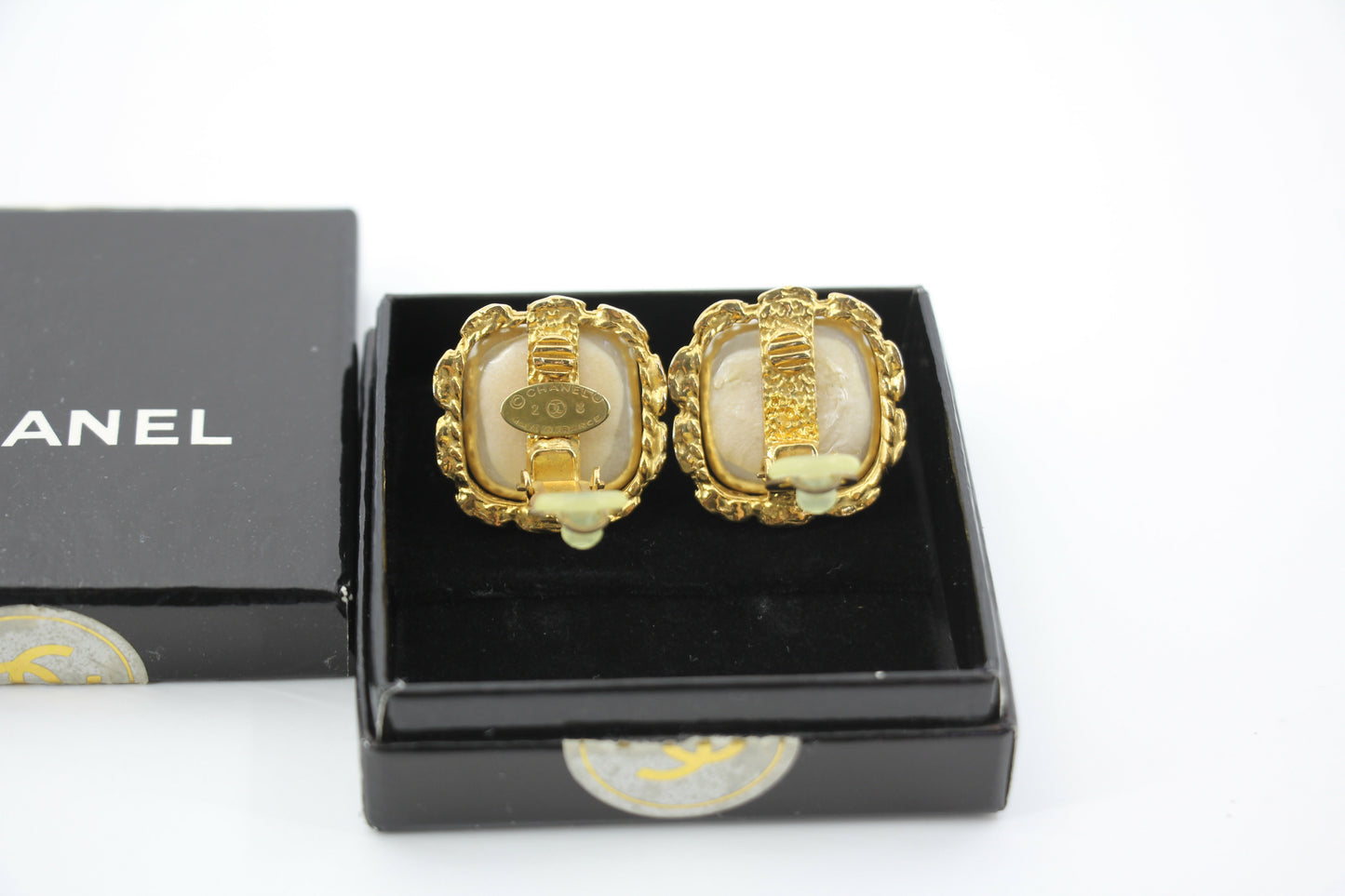 Chanel Vintage 91 Imitation Pearl Square Gold-Plated Clip-on Earrings
