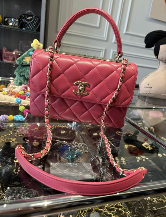 CHANEL Chanel pink coco handle medium size - Medium Crossbody Bag - Secondhand luxury from Top Quality Luxury Designers Bag