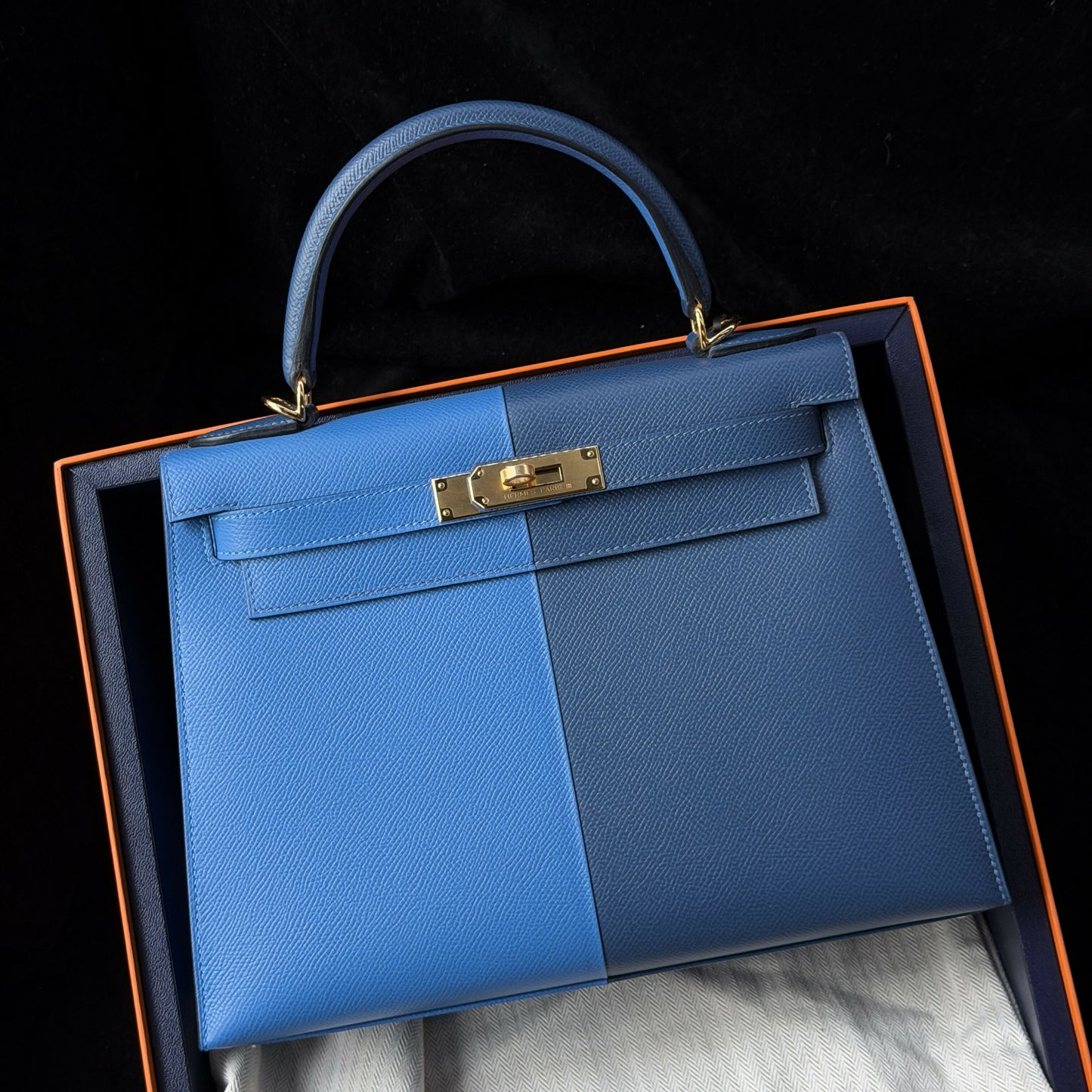Hermès Kelly Sellier 28 Casaque Bleu Tanzania Bleu Nuit Epsom with Gold Hardware Z Stamp (Limited Edition)