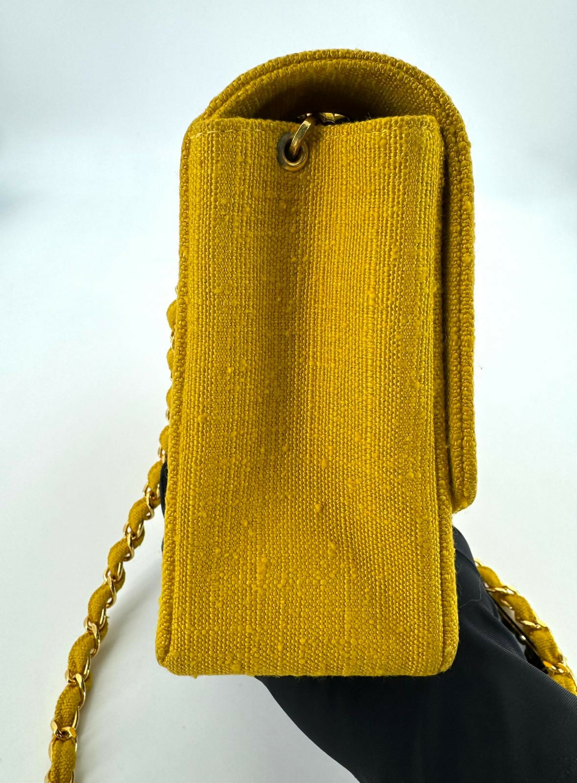 Chanel Vintage 91-94 Linen Matelassé 25 Yellow Small Shoulder Bag