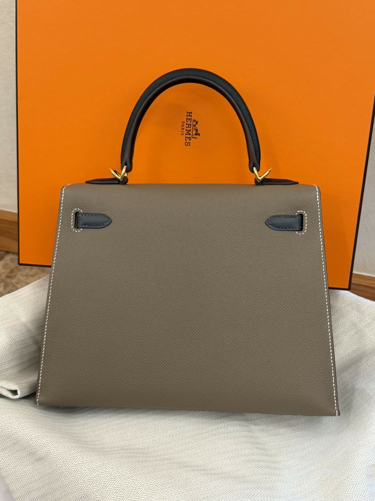 Hermès Kelly Sellier 25 Étoupe, Noir  Gris Étain Epsom with Gold Hardware
