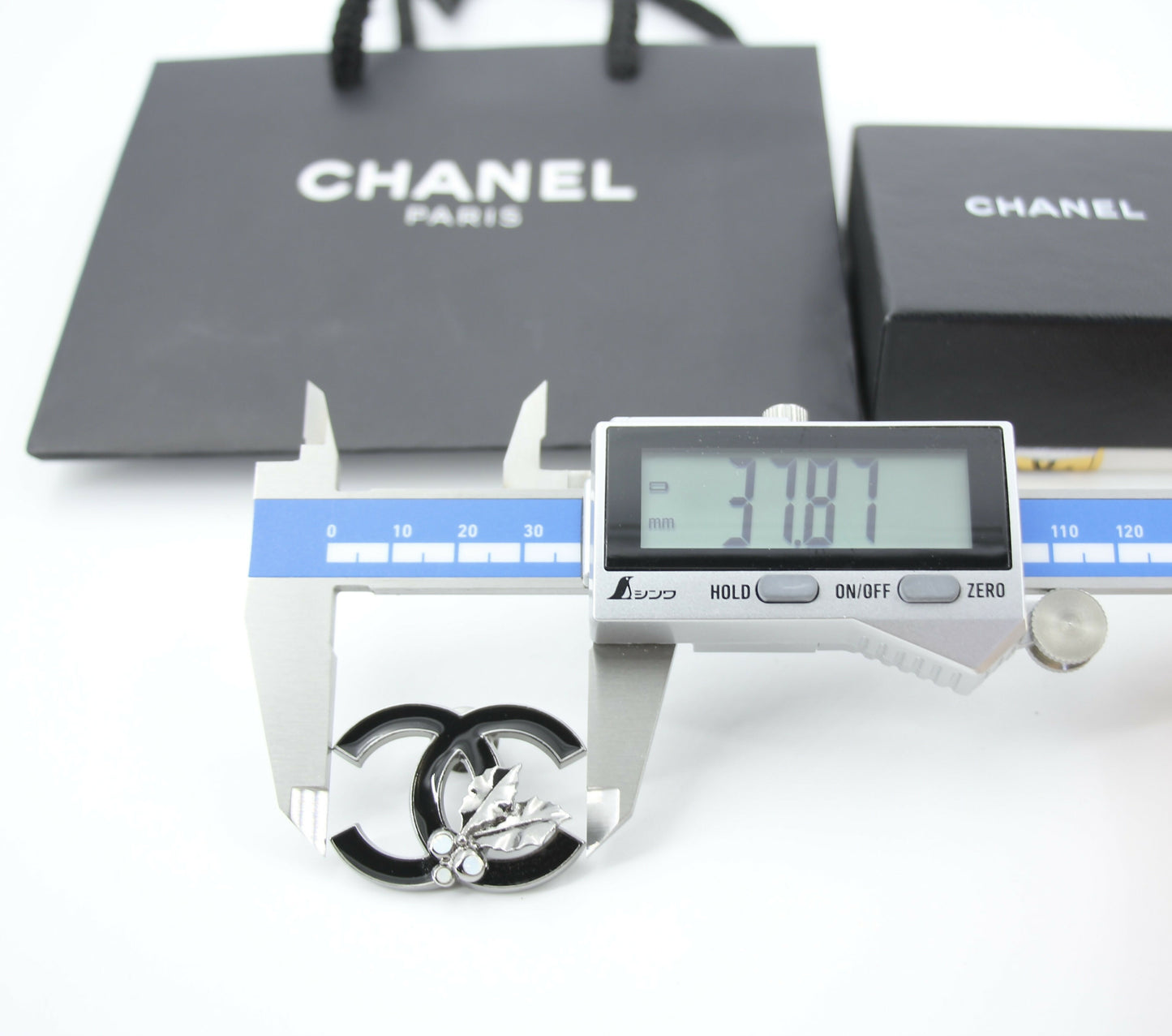 Chanel Vintage 05A Enamel Black CC Leaf Brooch