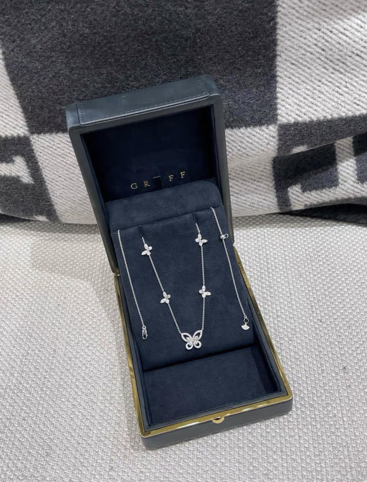 GRAFF Garff Five Butterflies Platinum Diamond Necklace - One size High Jewellery - Secondhand luxury from Top Quality Luxury Designers Bag