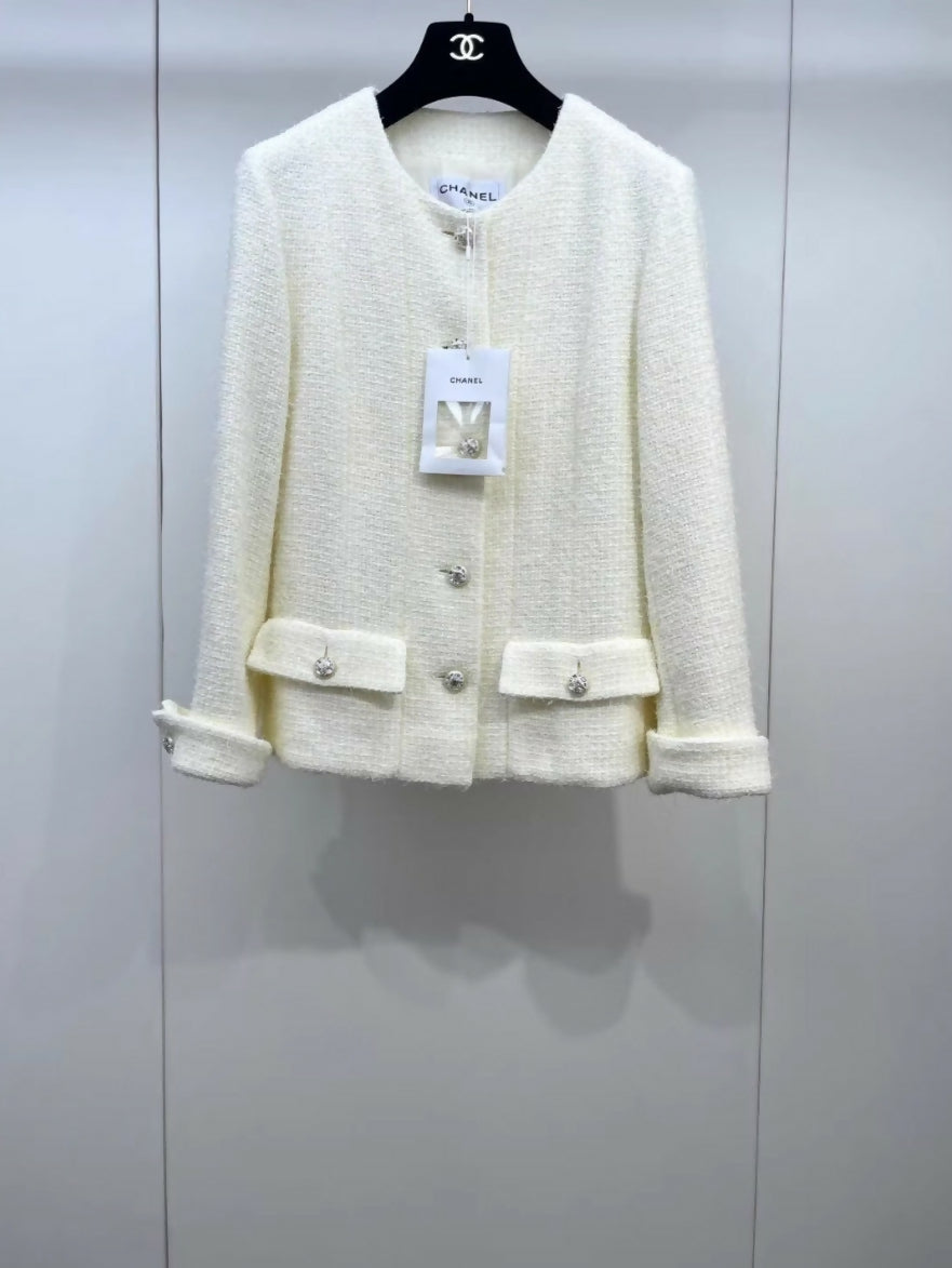 Chanel23S ecru tweed jacket