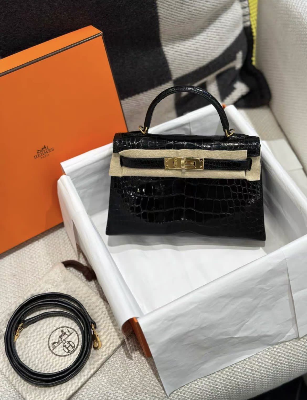 Hermès HERMES KELLY 20 MINI SELLIER BLACK ALLIGATOR SHINY GOLD HARDWARE - 20 Crossbody Bag - Vintage fashion from Top Quality Luxury Designers Bag