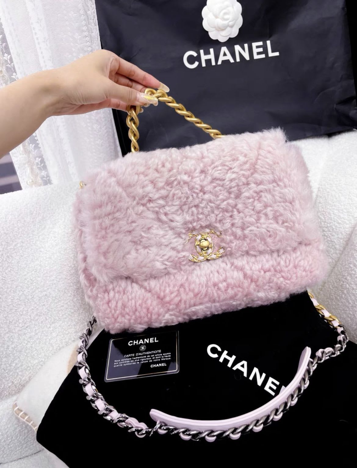 CHANEL Chanel Pink 19bag - Small Crossbody Bag - Used fashion item from Top Quality Luxury Designers Bag