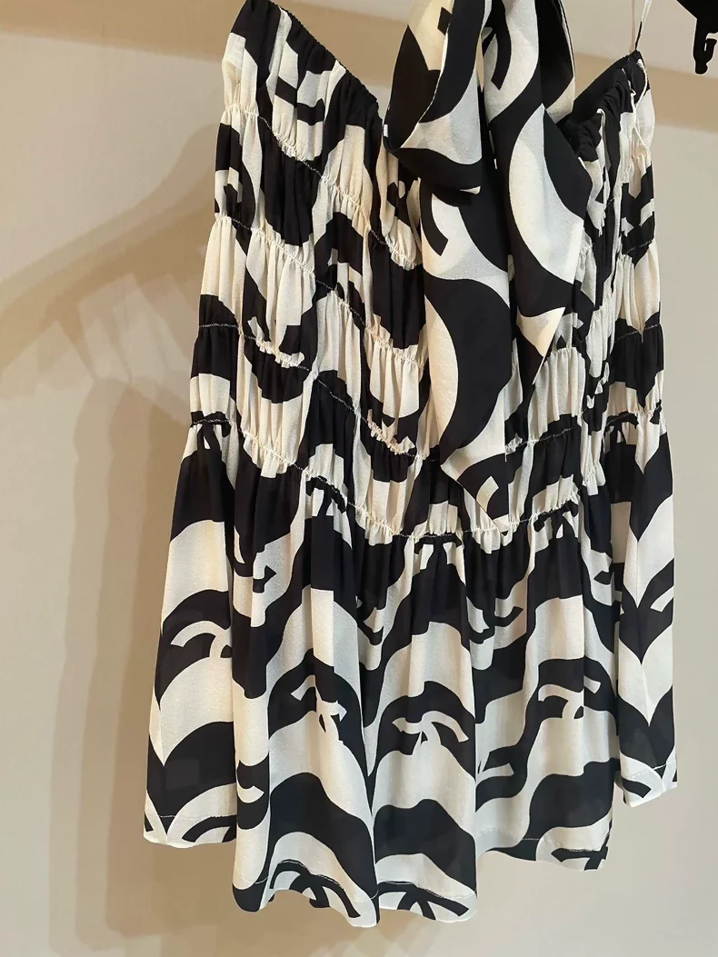 Chanel 21P double C pattern black and white skirt with bow and ribbon