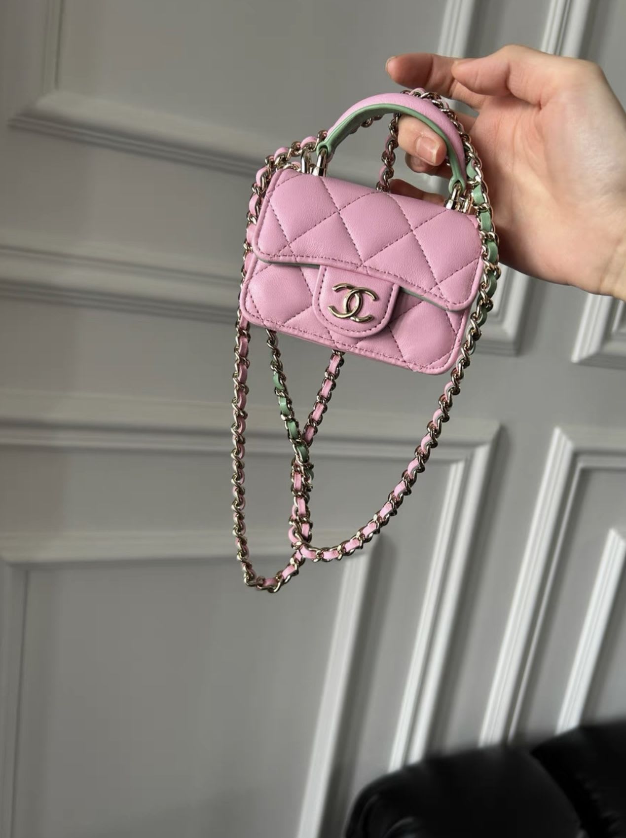 CHANEL Chanel23 pink green handle mini bag - Mini Mini Bag - Vintage fashion from Top Quality Luxury Designers Bag