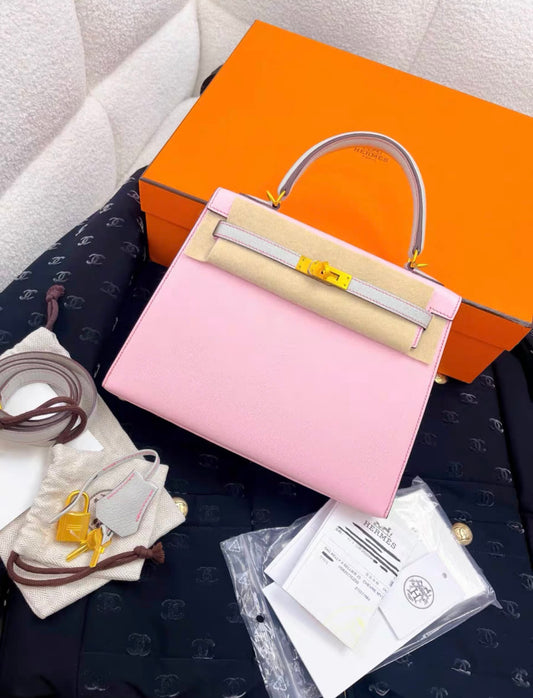 Hermès Hermes Kelly 25 Sellier Rose sakura/Pearl grey Chevre myzore goatskin Matt gold hardware - 25 Crossbody Bag - Secondhand luxury from Top Quality Luxury Designers Bag