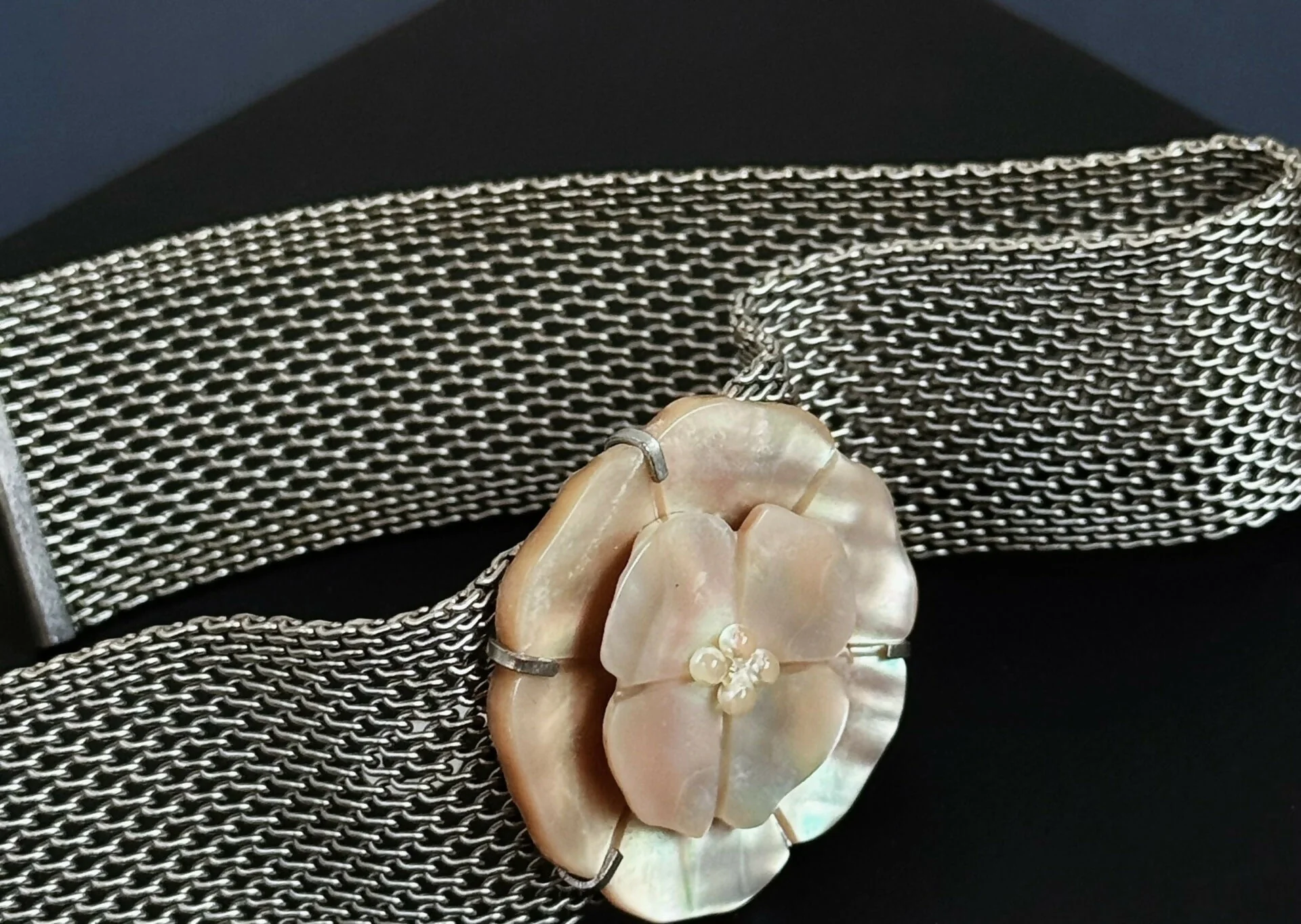 Chanel Vintage 98A Silver Plated Metal Mesh Mother-of-pearl Camellia Flower Choker