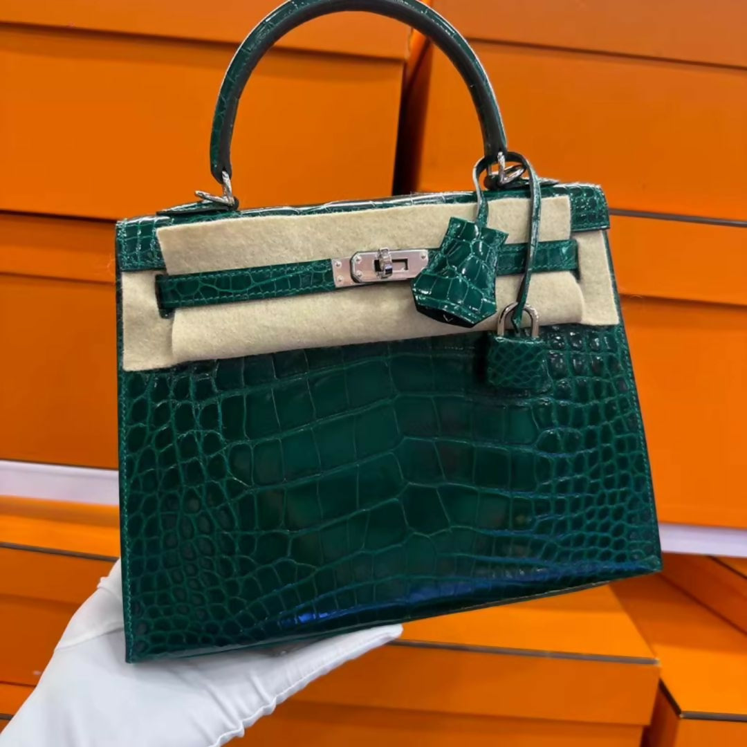 Hermès Kelly 25 Emerald Green shiny Crocodile with Palladium Hardware