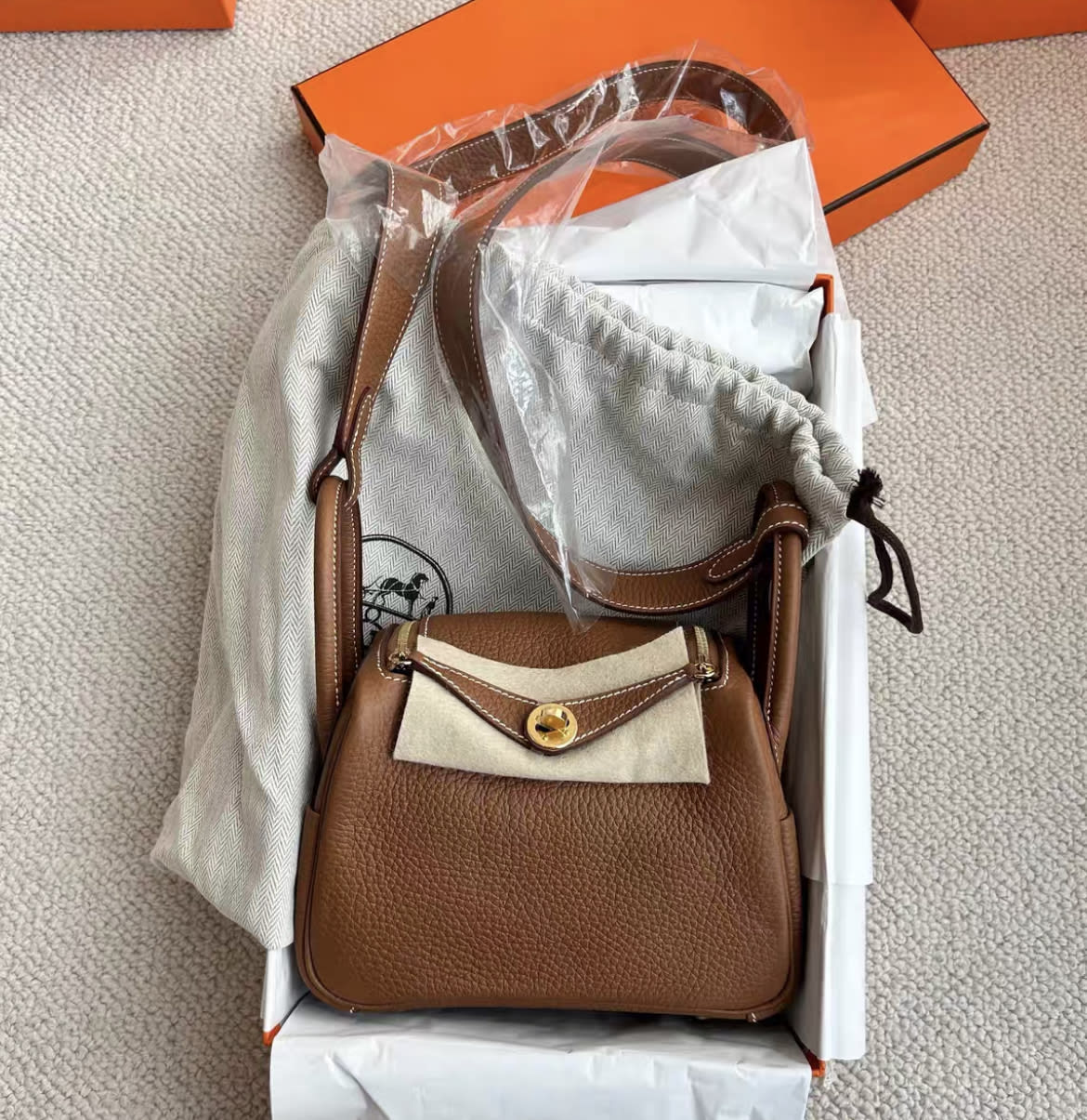 Hermès Hermes Mini lindy gold brown gold hardware tc leather W engraved - Mini Lindy Crossbody Bag - Vintage fashion from Top Quality Luxury Designers Bag