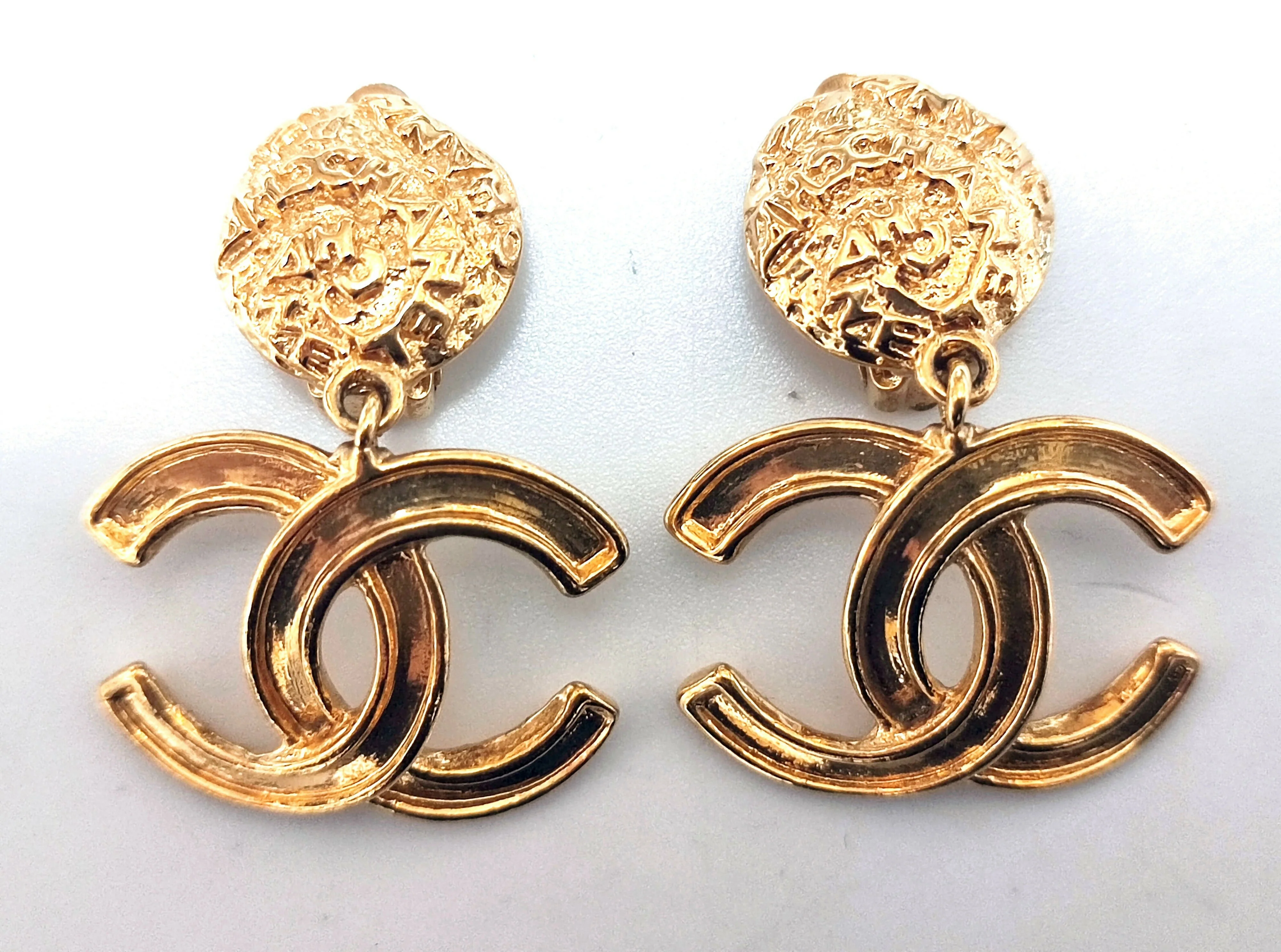 Chanel Vintage 95A Gold Plated Embossed Coco Mark Clip-on Earrings
