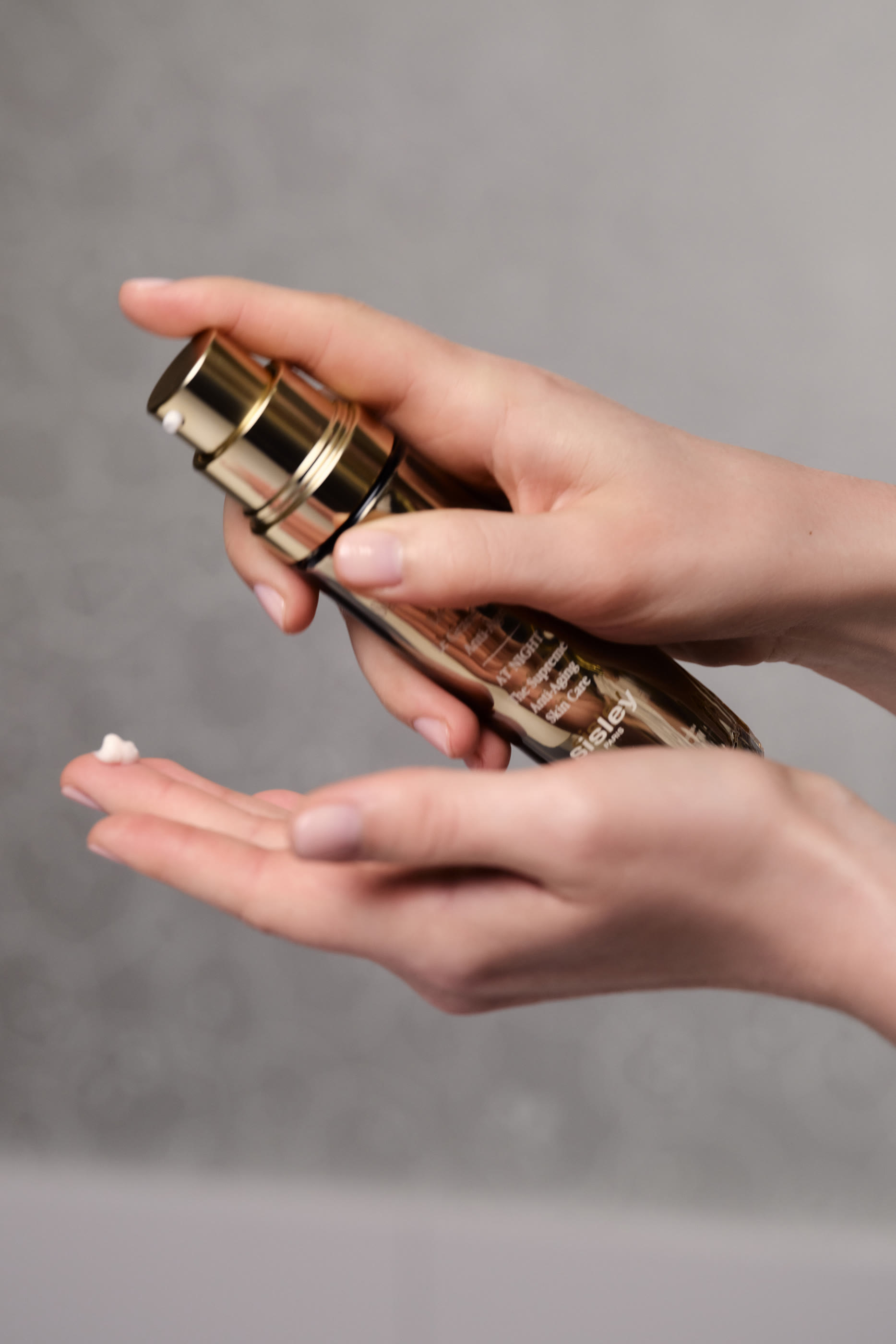 Suprem&yuml;a At Night The Supreme Anti-Aging Skin Care Fluid