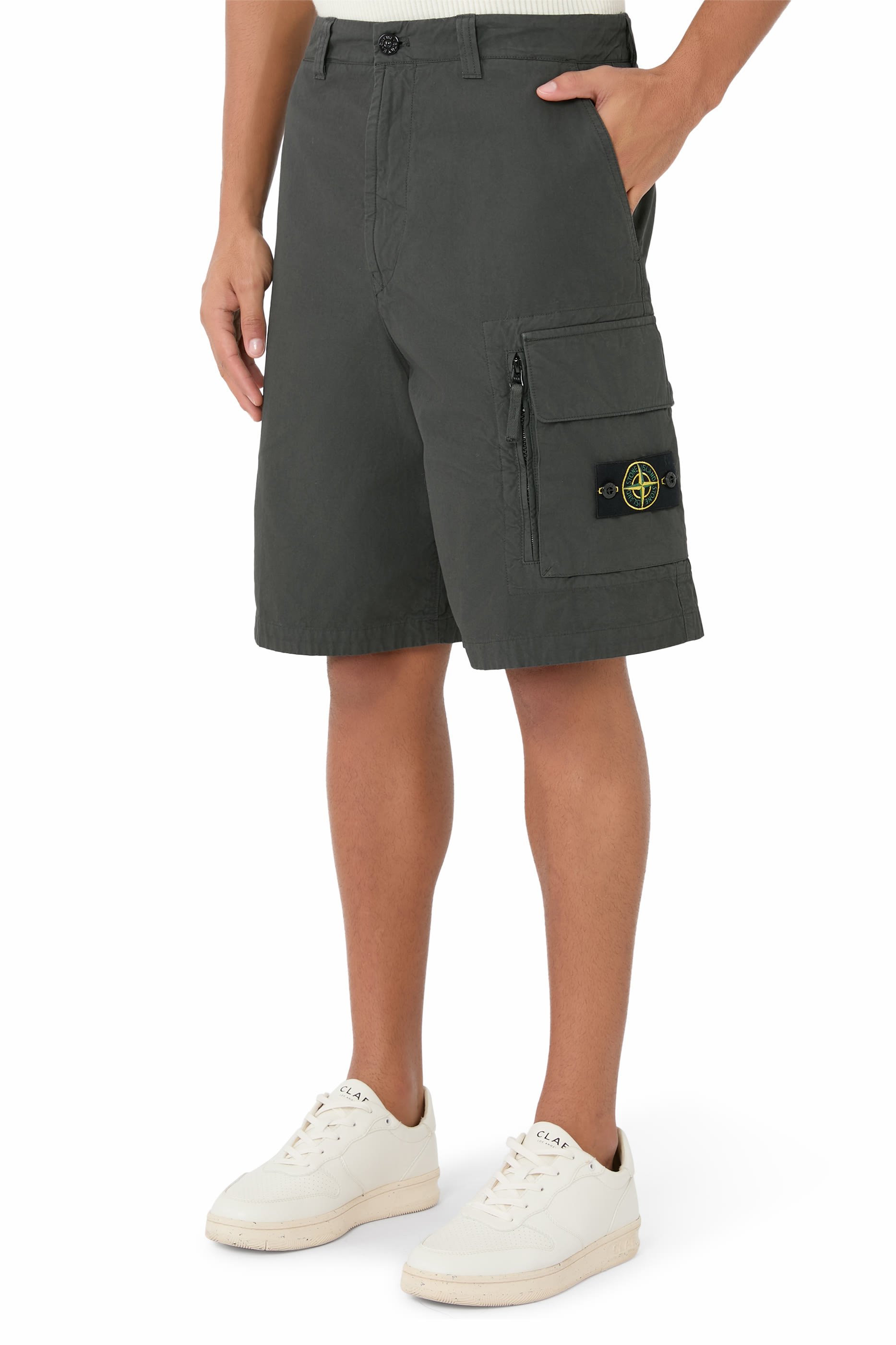 Compass-Badge Cargo Shorts