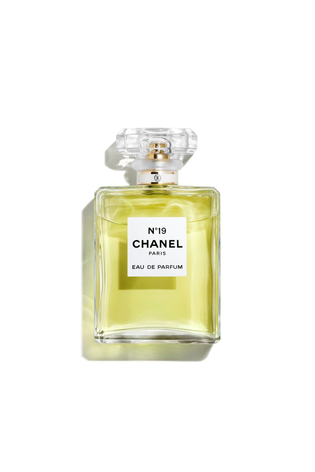 N&deg;19 Eau De Parfum Spray