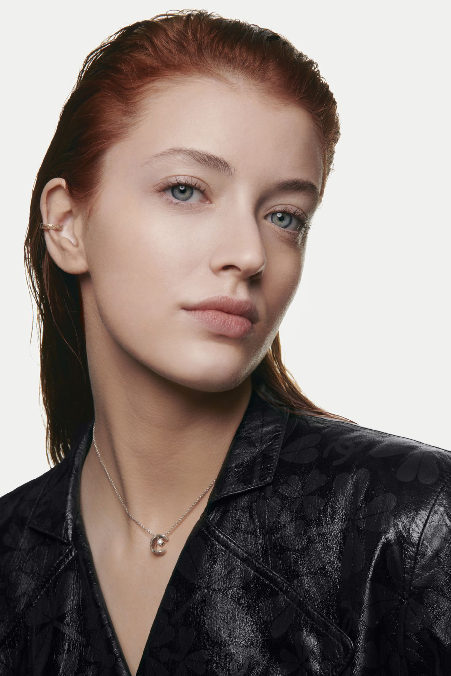 Les Beiges Water-Fresh Complexion Touch Even &ndash; Illuminate &ndash; Hydrate Br22