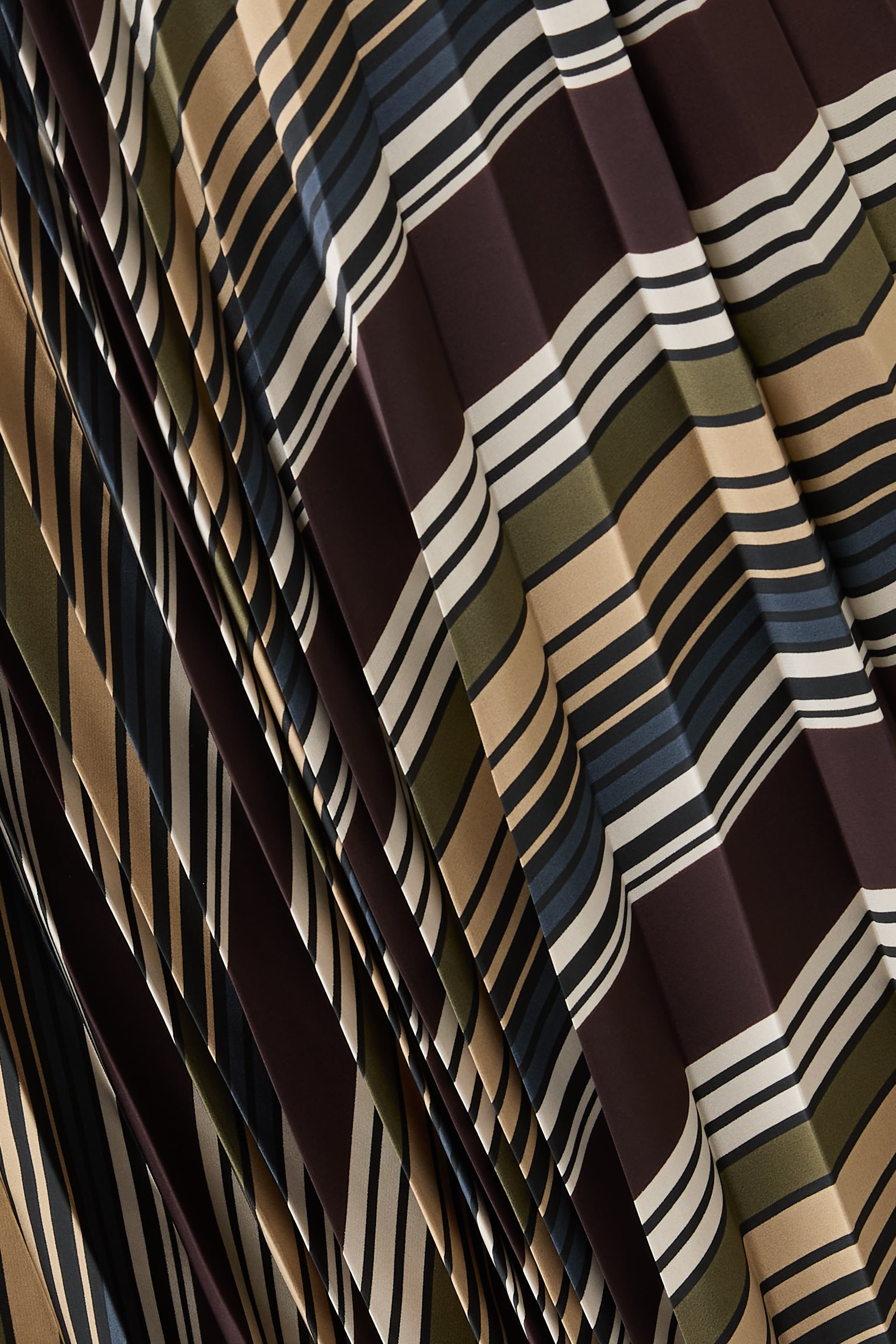 Horizontal Stripe Midi Skirt