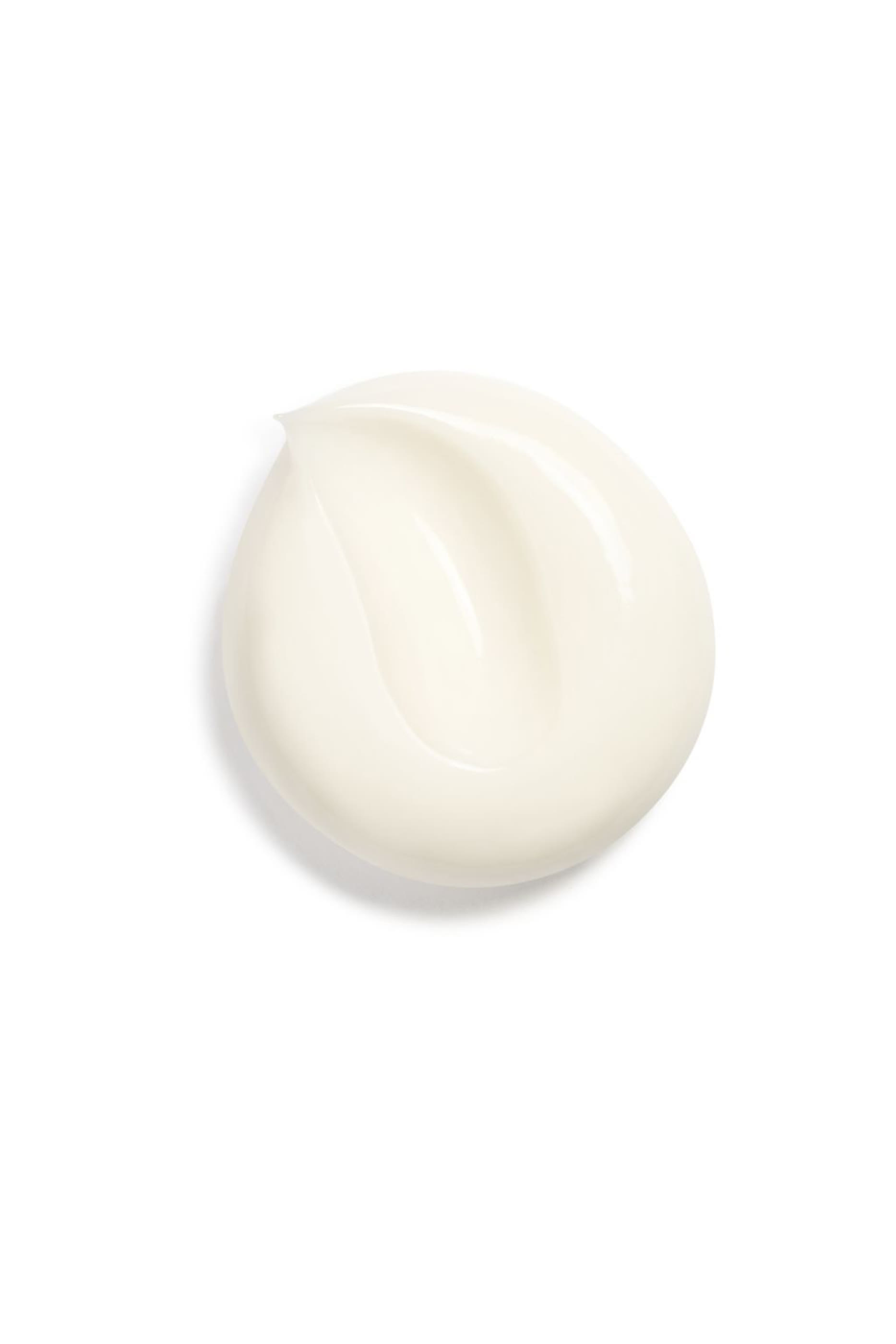 N&deg;1 De Chanel Revitalising Cream Smooths - Plumps - Provides Comfort