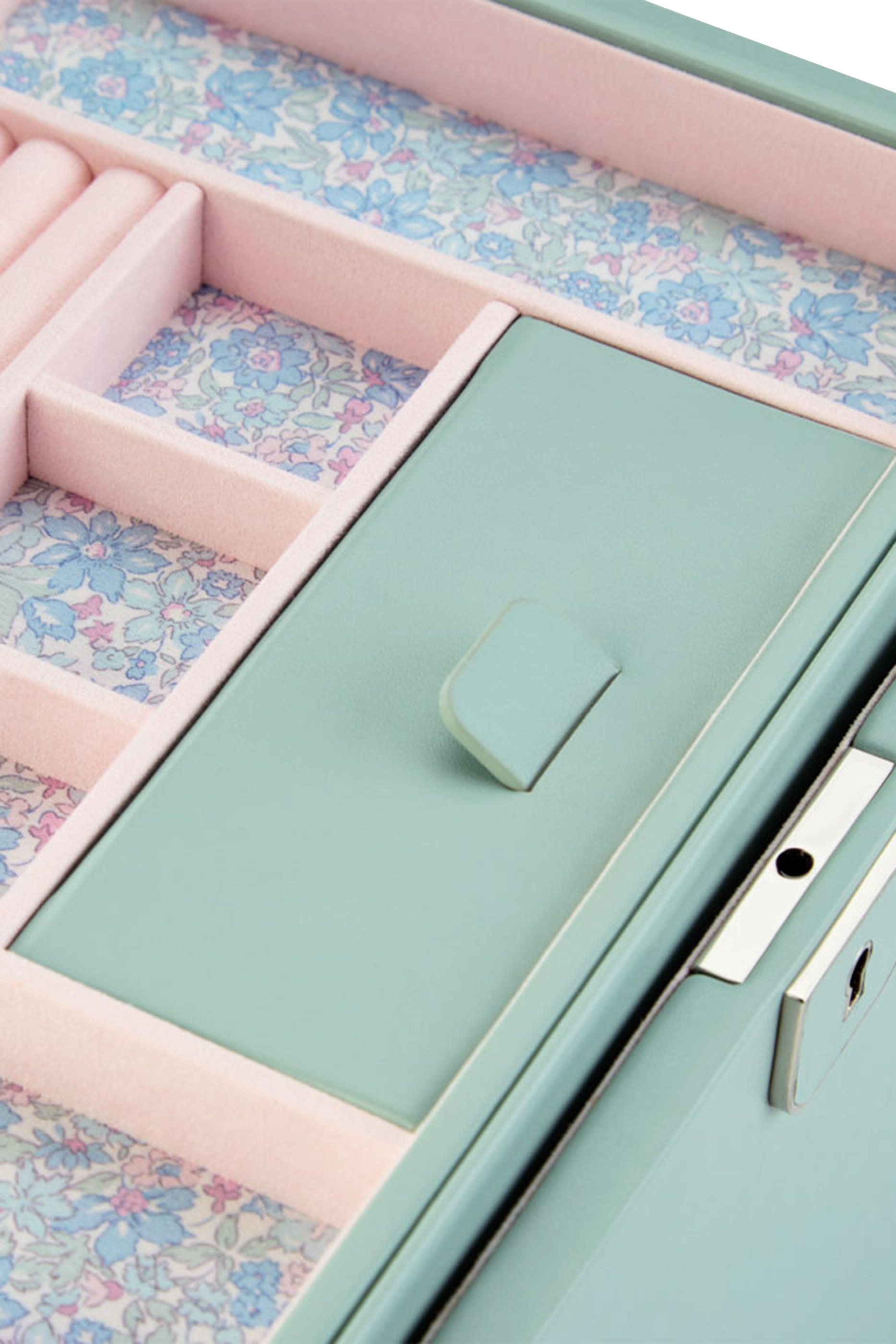 Liberty Jewelry Box &ndash; Large 